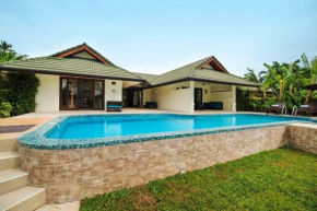 2 Bedroom Beach Villa - 10 seconds walk the beach